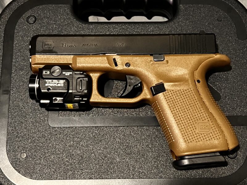 Glock 19 Gen 5 FDE with streamlight