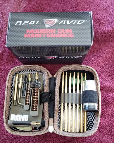 NEW REAL AVID GUN CLEANING KIT