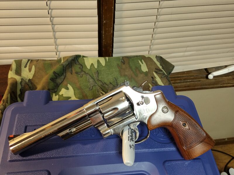 S&W 57;41magnum Nickel New