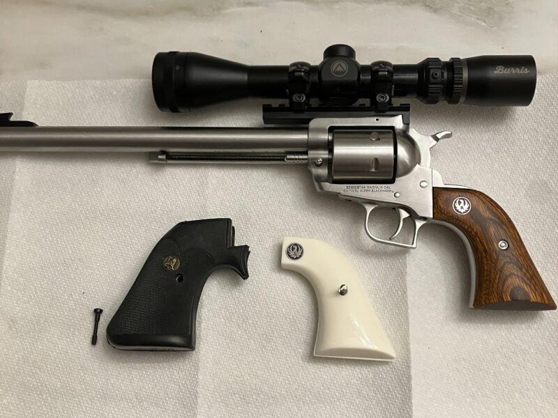 Almost New Ruger Super Black Hawk Plus Accessories 1375
