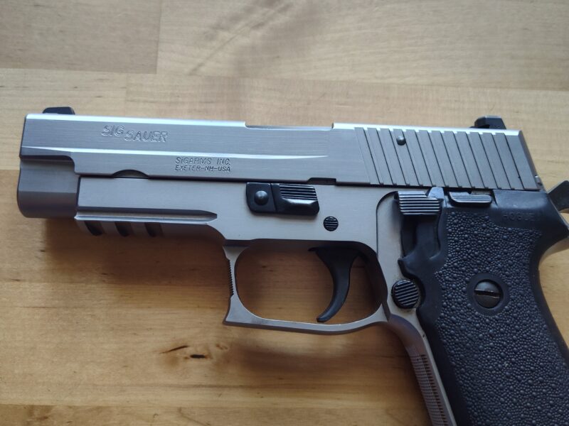 Sig 220 ss