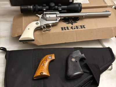 Super black hawk 44 magnum with accessories