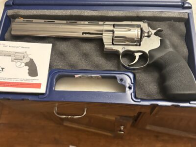 Mint Condition Colt Anaconda 44 magnum