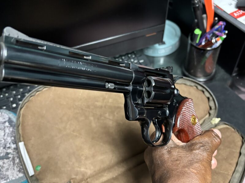 Pristine Mint Condition 1982 colt python collector item drop price from 3000 to 2500 NO TRADING