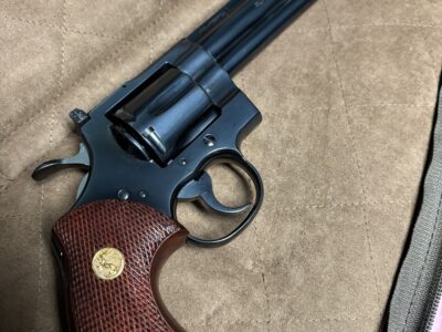 Pristine Mint Condition 1982 colt python collector item drop price from 3000 to 2500 NO TRADING