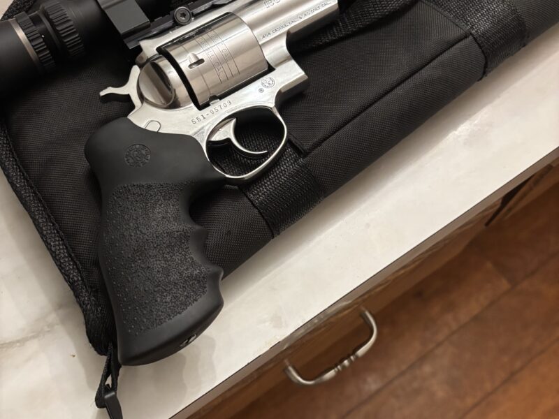Mint Condition Ruger Super Red Hawk 454 Casuall Plus Brand New Burris Pistol Scope and New Vortex 🔴