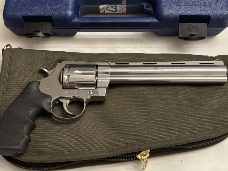 Mint Condition Colt Anaconda 8 inch barrel 44 magnum plus pistol rug