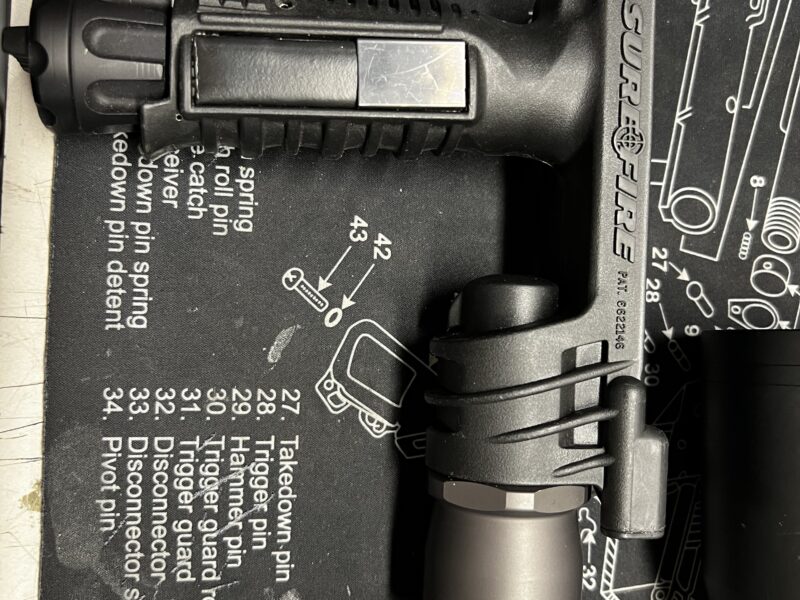 SureFire Vertical Foregrip Weaponlight M900A-IR (Black)