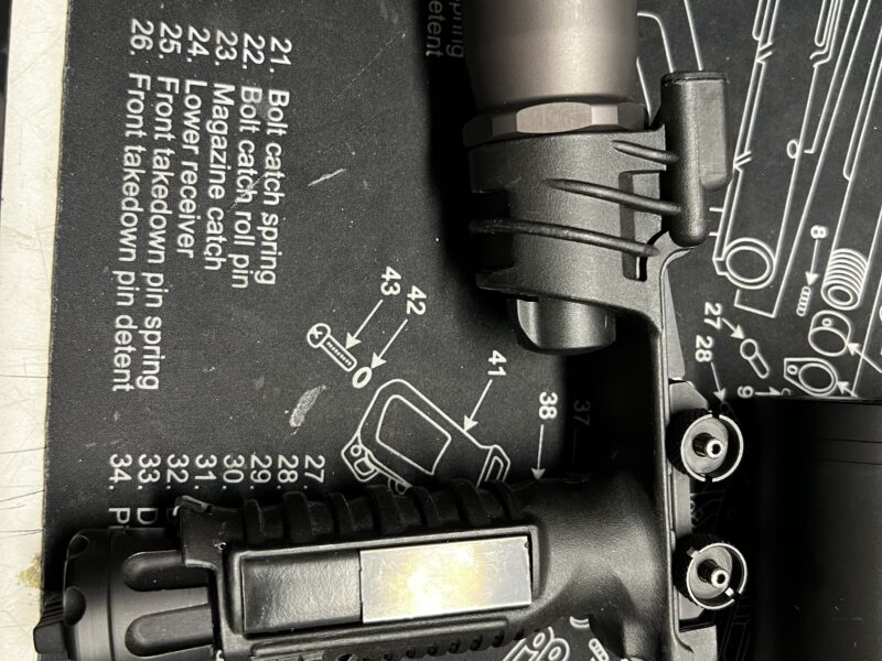 SureFire Vertical Foregrip Weaponlight M900A-IR (Black)