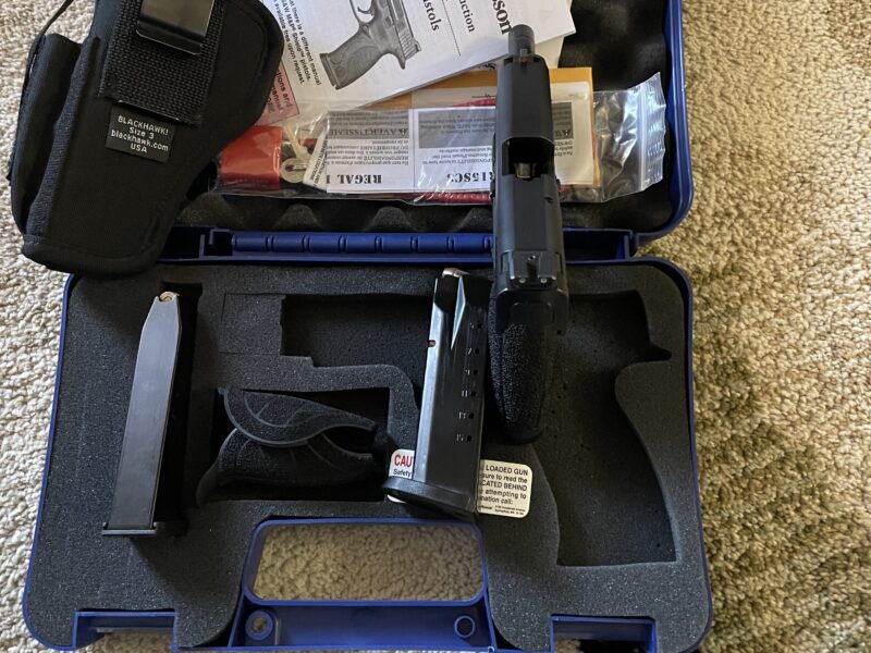 Smith & Wesson M&P Pro Series 40 caliber SW