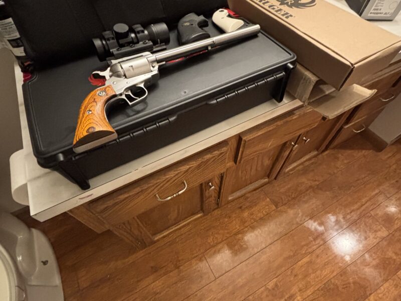 Ruger super black hawk plus accessories