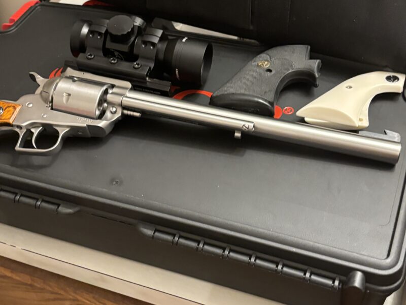 Ruger super black hawk plus accessories