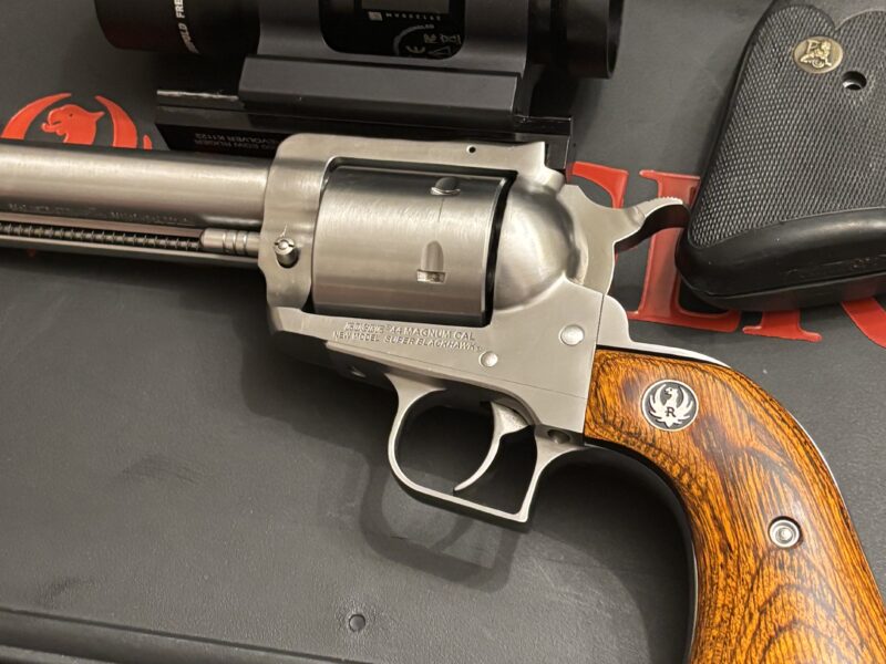 Ruger super black hawk plus accessories