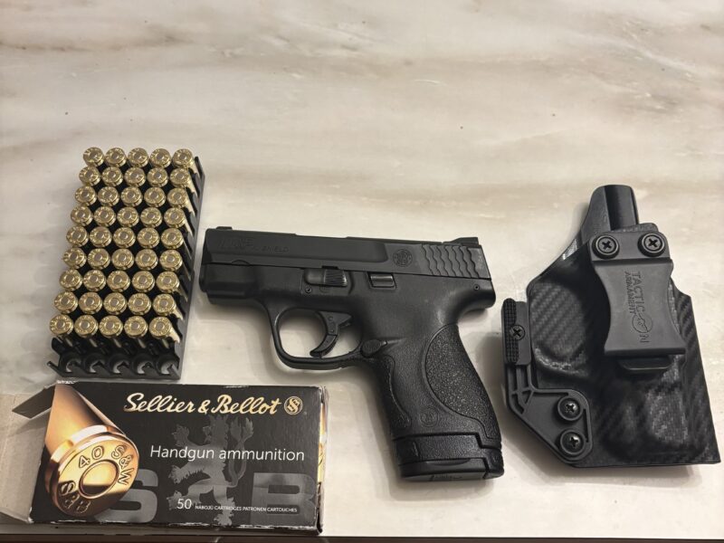 S/W 40 cal with accessories dropped price 400