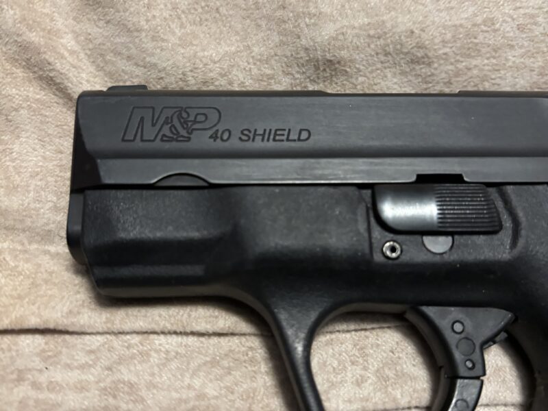 S/W 40 cal with accessories dropped price 400