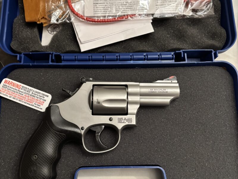 S/W model 69-2 44 magnum Mint Condition