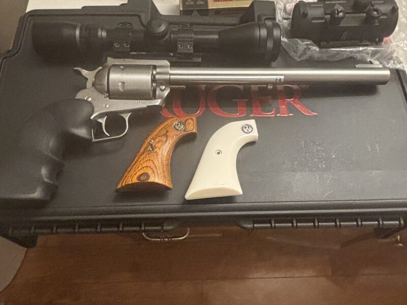 Mint condition New Ruger Super Black Hawk With Accessories