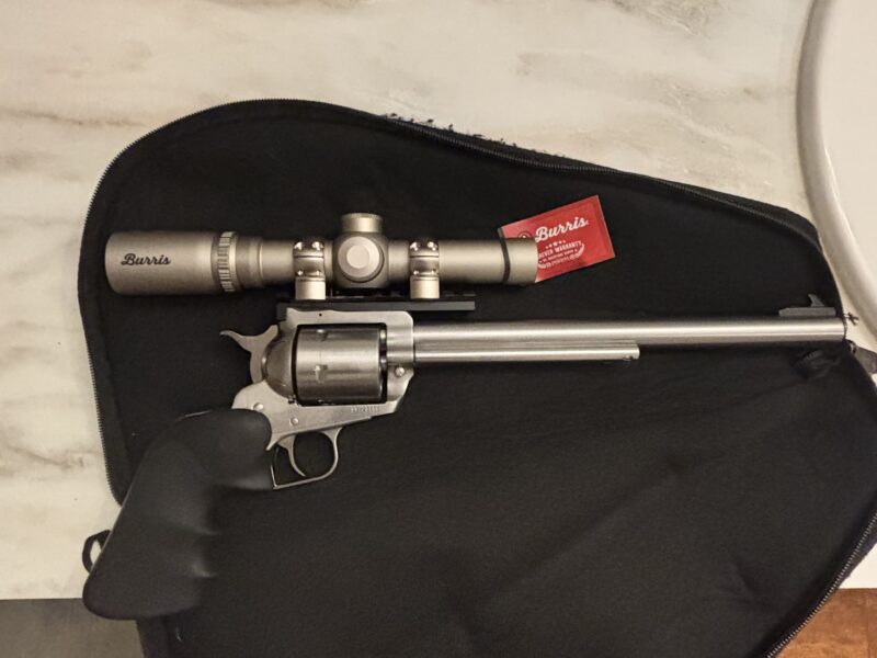 Ruger Super Black Hawk plus Accessories