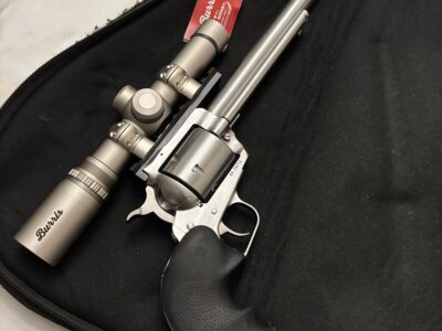 Ruger Super Black Hawk plus Accessories
