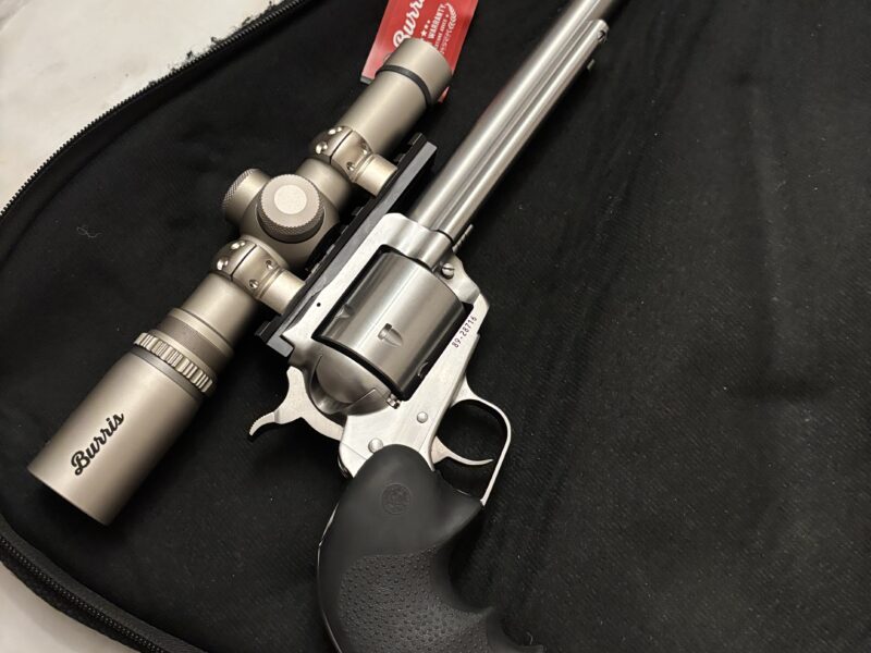 Ruger Super Black Hawk plus Accessories